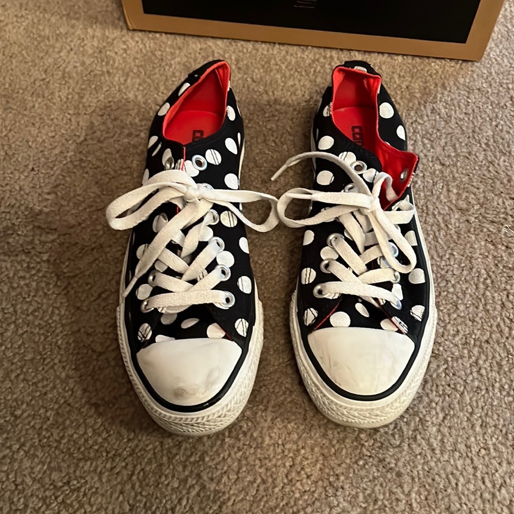 Polka dot converse